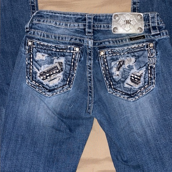 Low rise miss me jeans size 27 - Picture 3 of 5